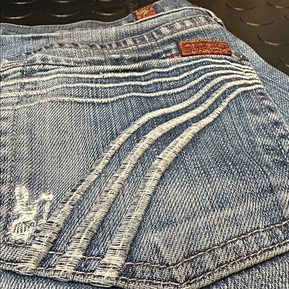 Dojo 28 x 31 x 8 —-7 For All Mankind Faded Blue Mid-Rise Jeans - Picture 6 of 11